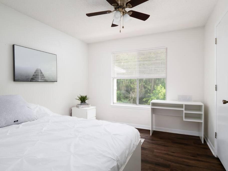 Spacious Condo Mins To Shands, University, & Downtown! Gainesville Exterior photo